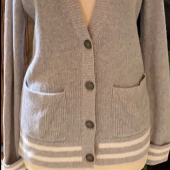 Abercrombie & Fitch Grey & White Varsity Coastal grandma cardigan - Picture 2 of 8